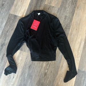 ✨Brand New Verdusa long sleeve crop top